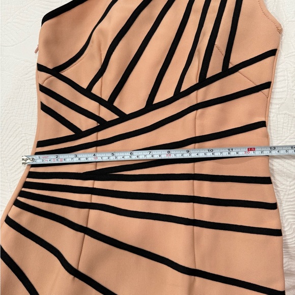 One shoulder dress - Picture 3 of 4